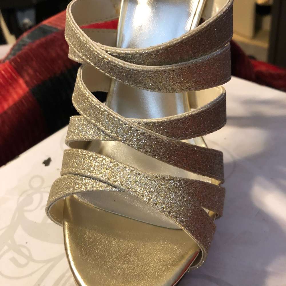 Shi Gold Strappy heels with ankle wrap, size 9